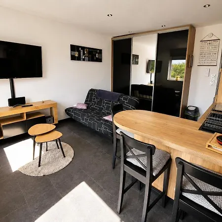 3, 1 Chambre, Parking Privé Appartement