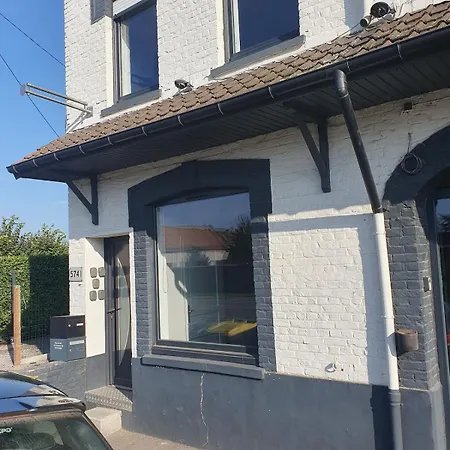 3, 1 Chambre, Parking Privé Bailleul (Nord)