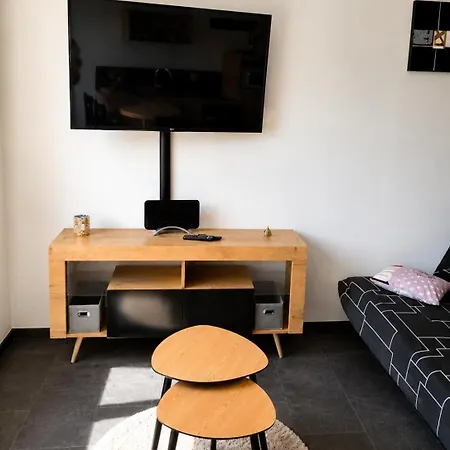 3, 1 Chambre, Parking Privé * Bailleul (Nord)